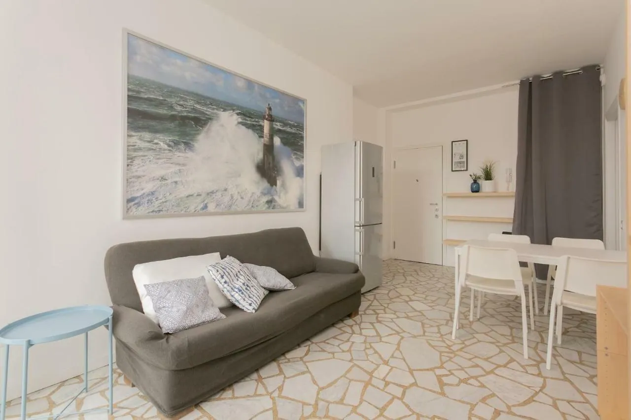The Best Rent - Maciachini Two Bedroom Apartment Milan
