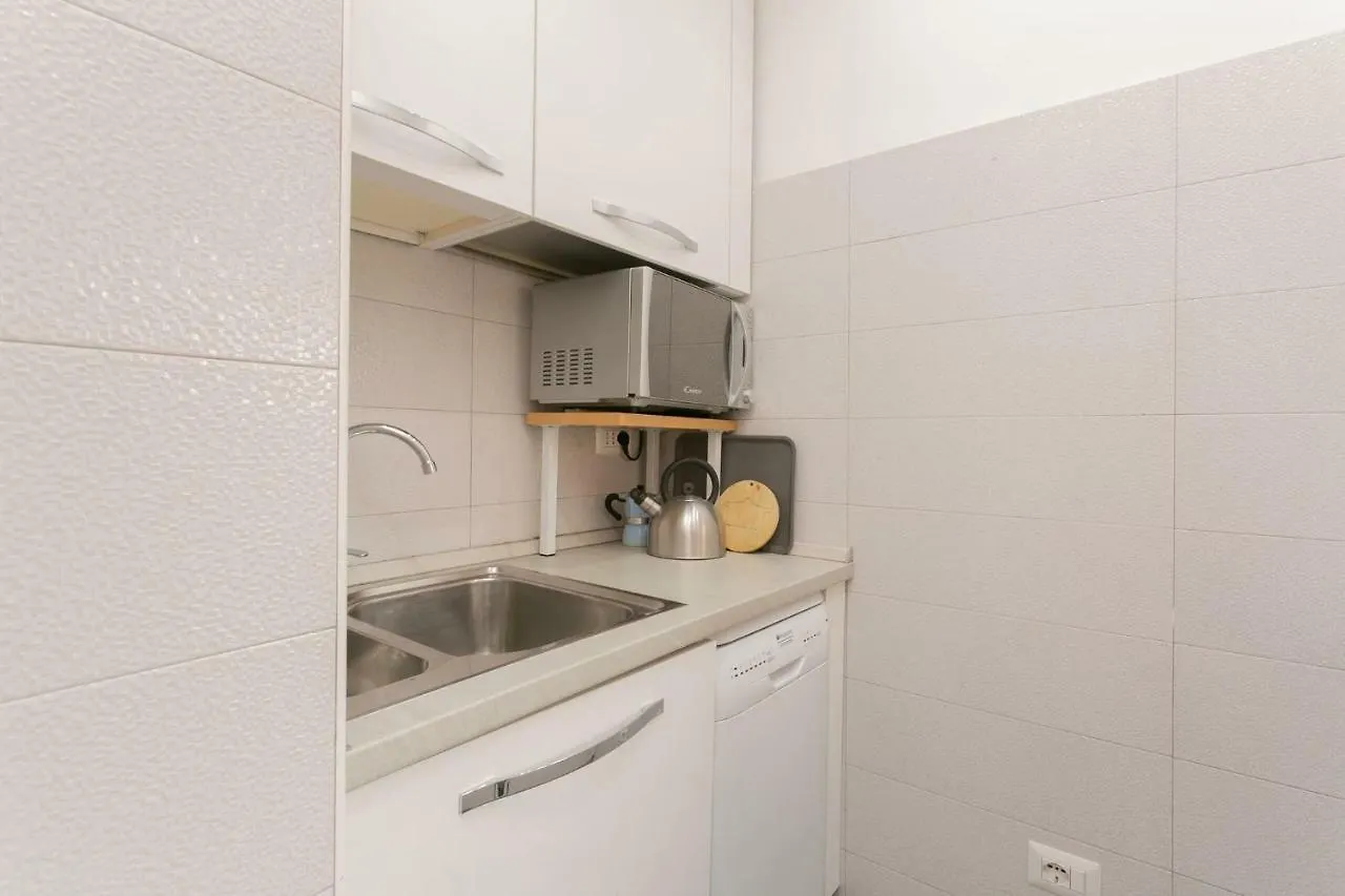 The Best Rent - Maciachini Two Bedroom Apartment Milan 0*,  Italy