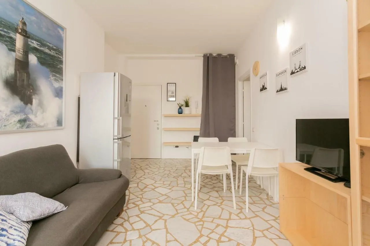 The Best Rent - Maciachini Two Bedroom Apartment Milan Italy