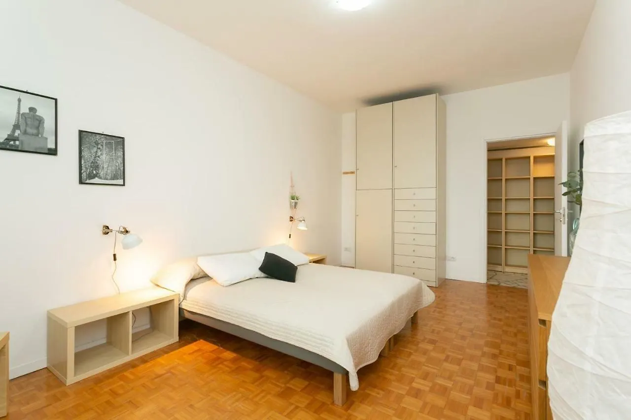 The Best Rent - Maciachini Two Bedroom Apartment Milan