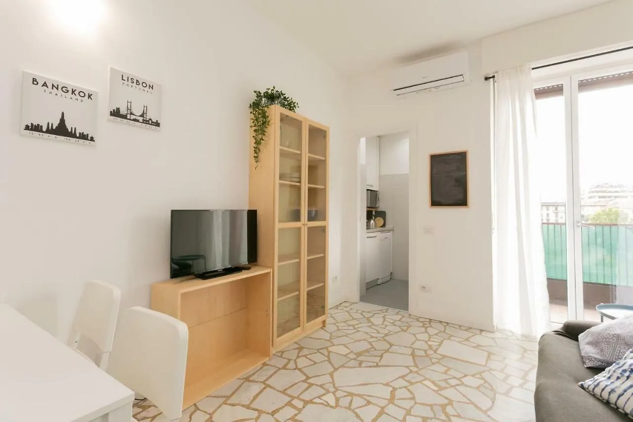 The Best Rent - Maciachini Two Bedroom Apartment Milan 0*,